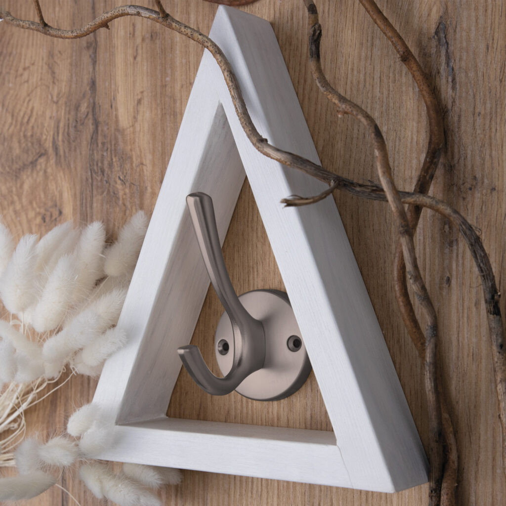 ავეჯის  კაუჭი. HORN, შავი AKS